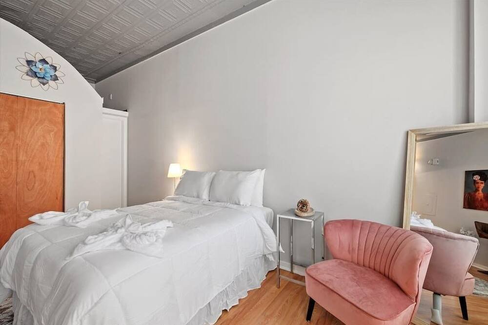 Photo of Bedroom in Graduate Hospital