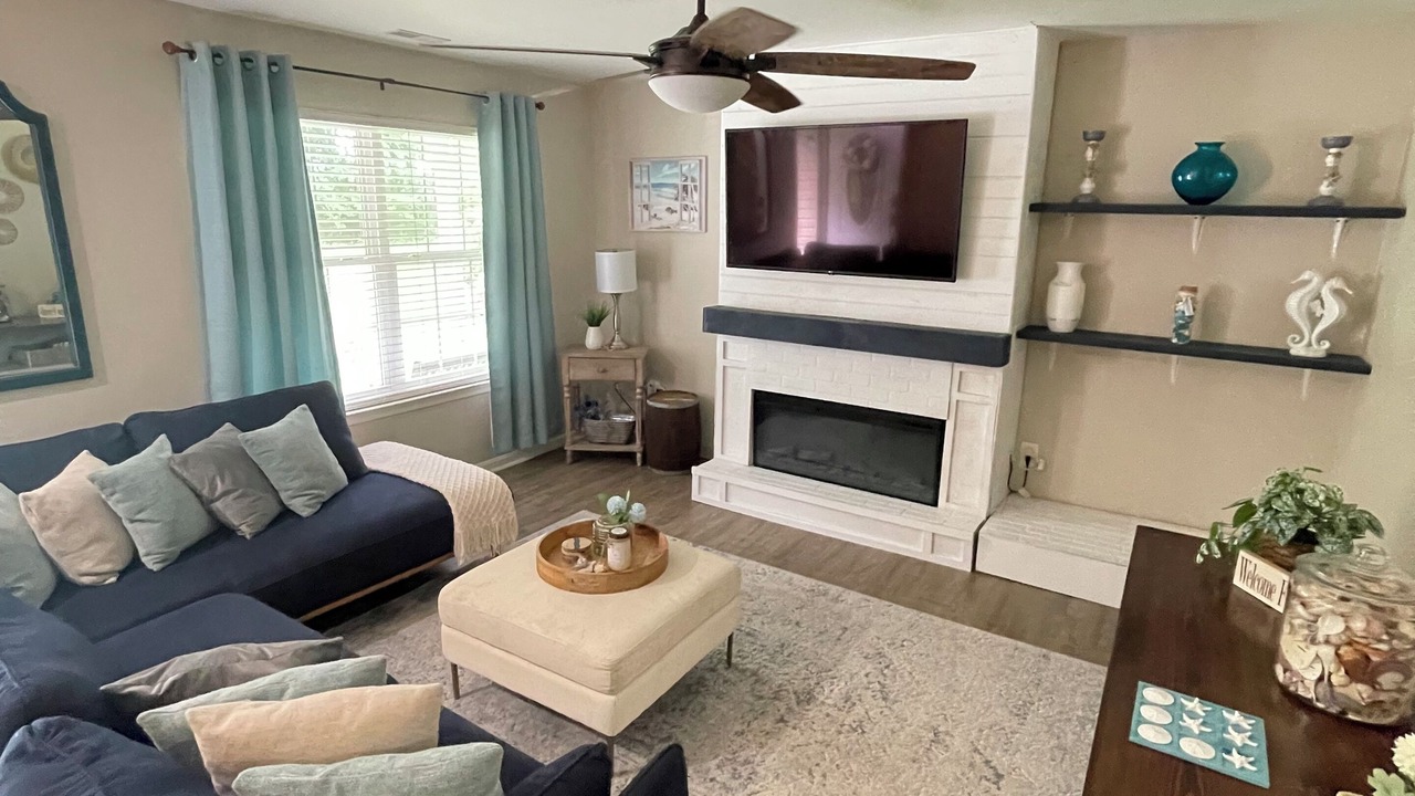 Photo of Livingroom in Tolchester Beach