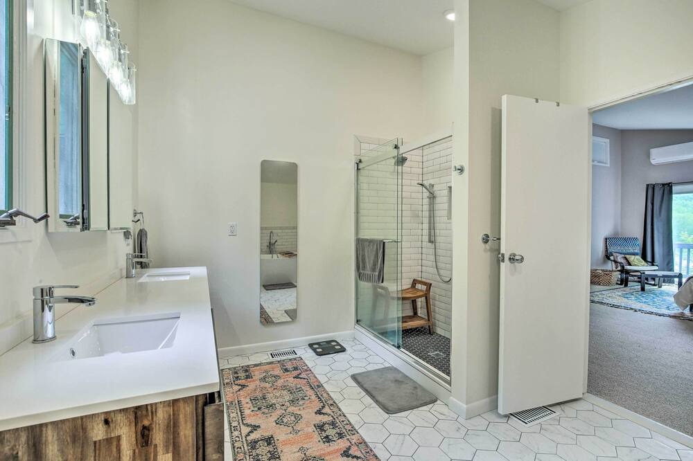 Photo of Bathroom in Clinton Corners