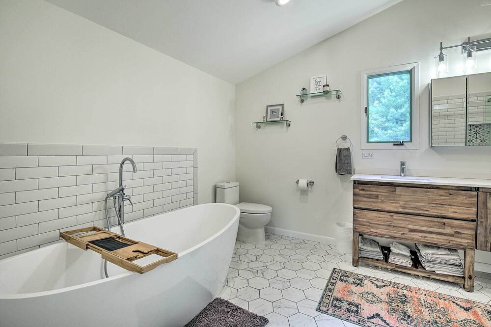 Photo of Bathroom in Clinton Corners