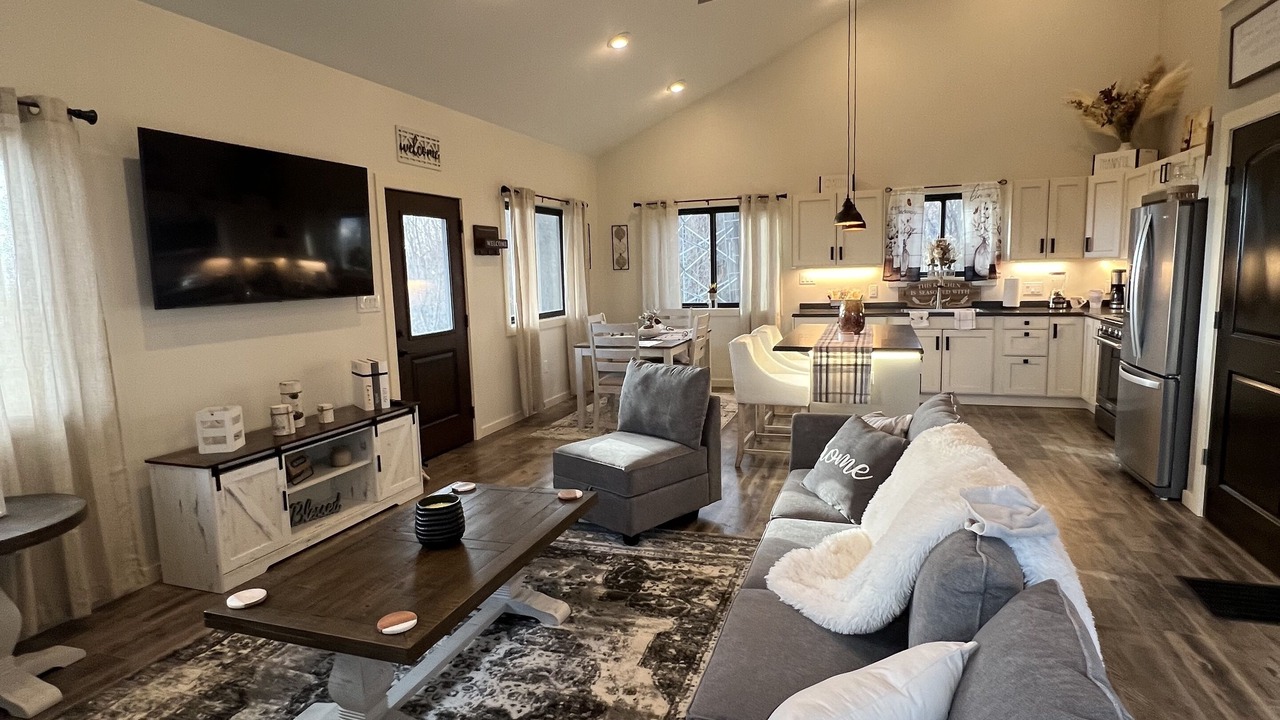 Photo of Livingroom in Cheat Lake