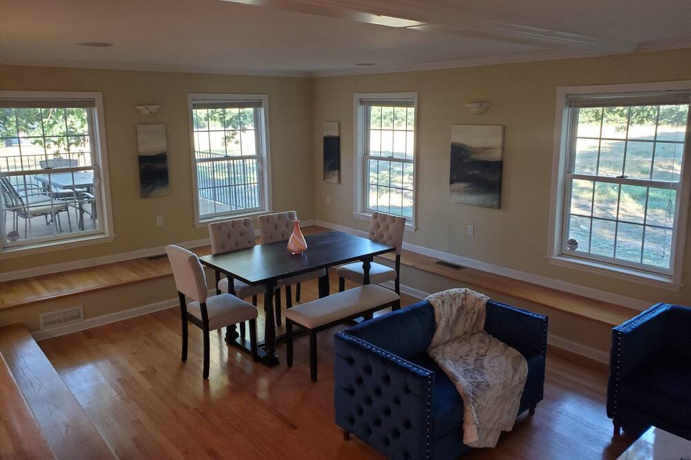 Photo of Livingroom in New Hampton