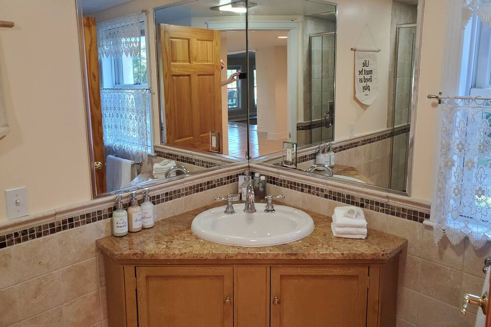 Photo of Bathroom in New Hampton