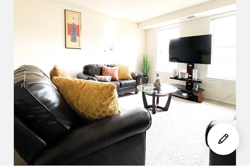 Photo of Livingroom in Bensalem