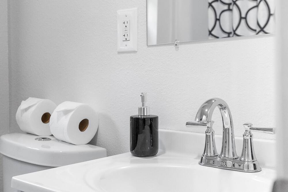 Photo of Bathroom in East Ridge