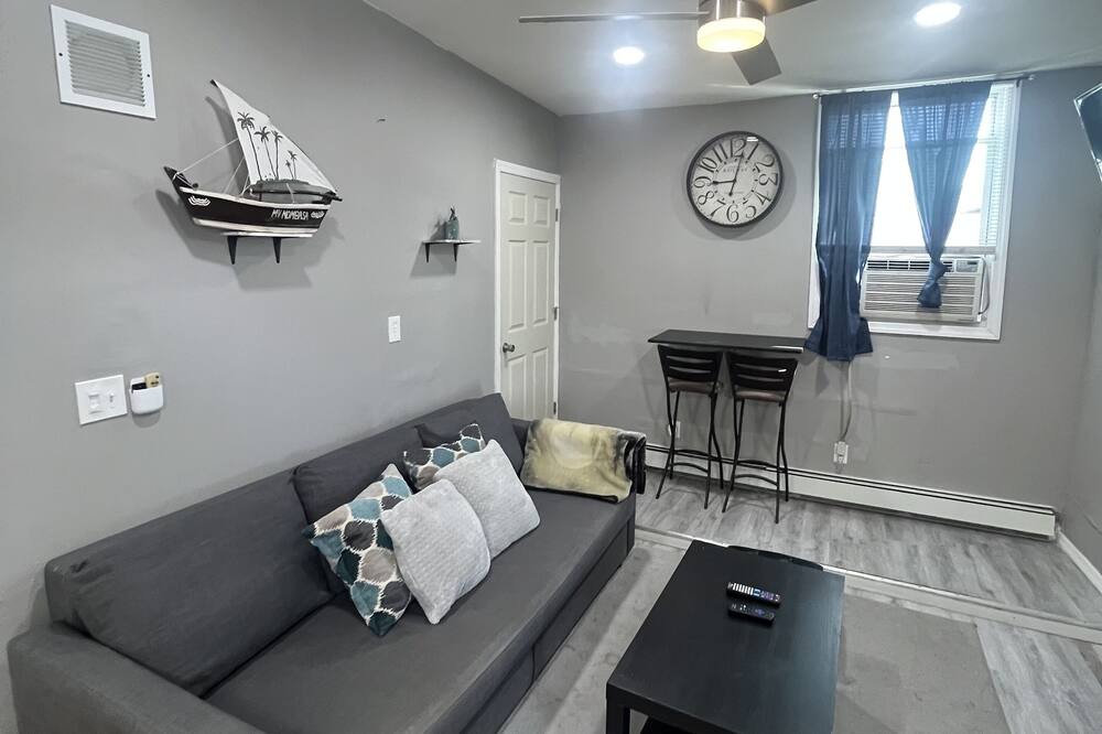 Photo of Livingroom in Hillside