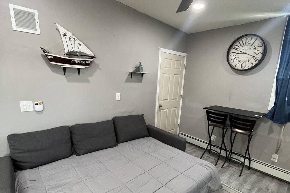 Photo of Bedroom in Hillside