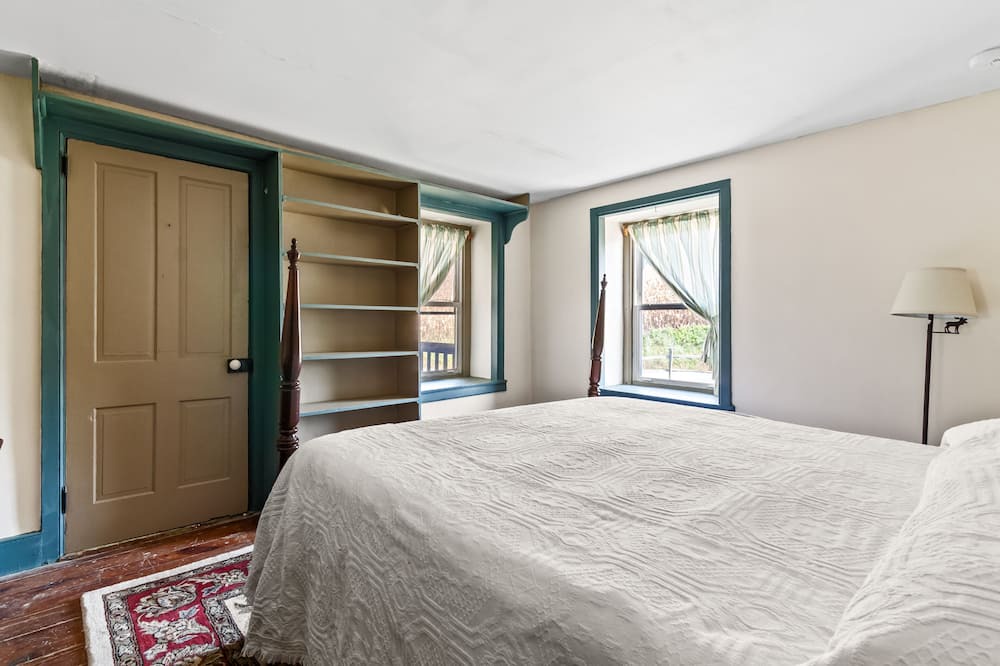 Photo of Bedroom in Lenhartsville