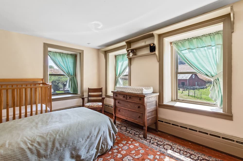 Photo of Bedroom in Lenhartsville
