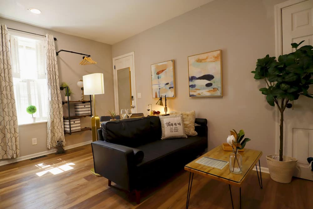 Photo of Livingroom in Woodbury