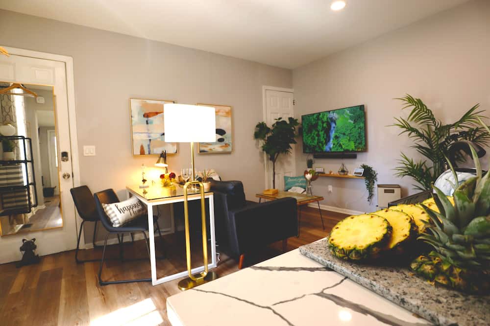 Photo of Livingroom in Woodbury