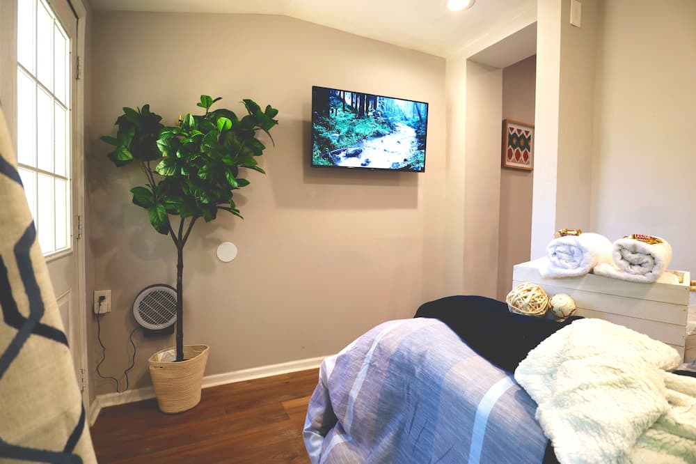 Photo of Bedroom in Woodbury