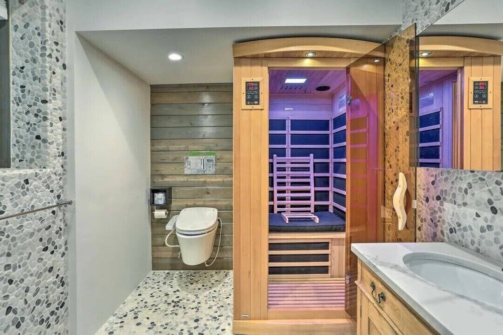 Photo of Bathroom in Henryville