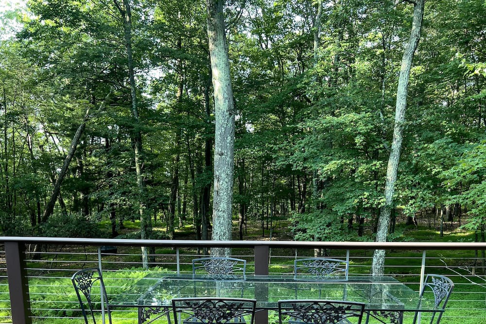 Photo of Patio Balcony in Henryville