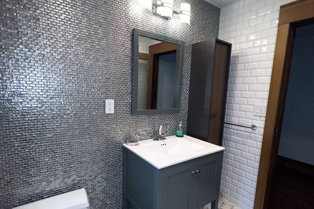 Photo of Bathroom in Henryville
