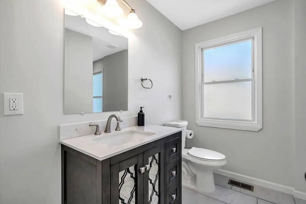 Photo of Bathroom in Detroit - Shoreway