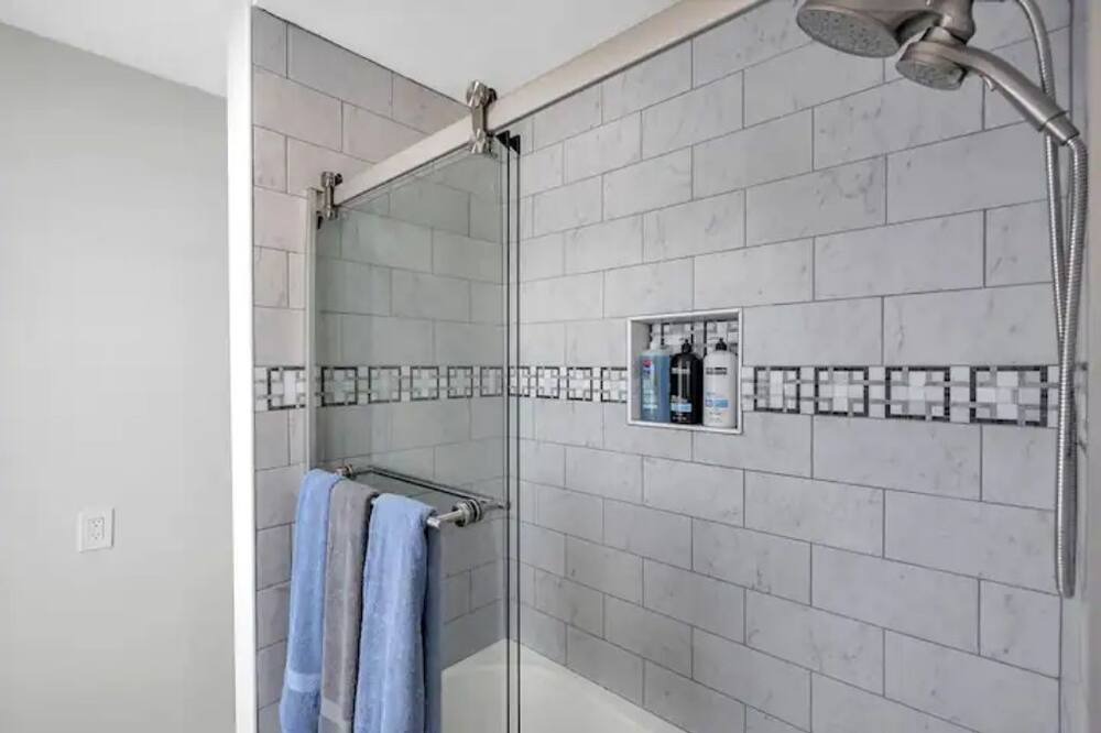 Photo of Bathroom in Detroit - Shoreway