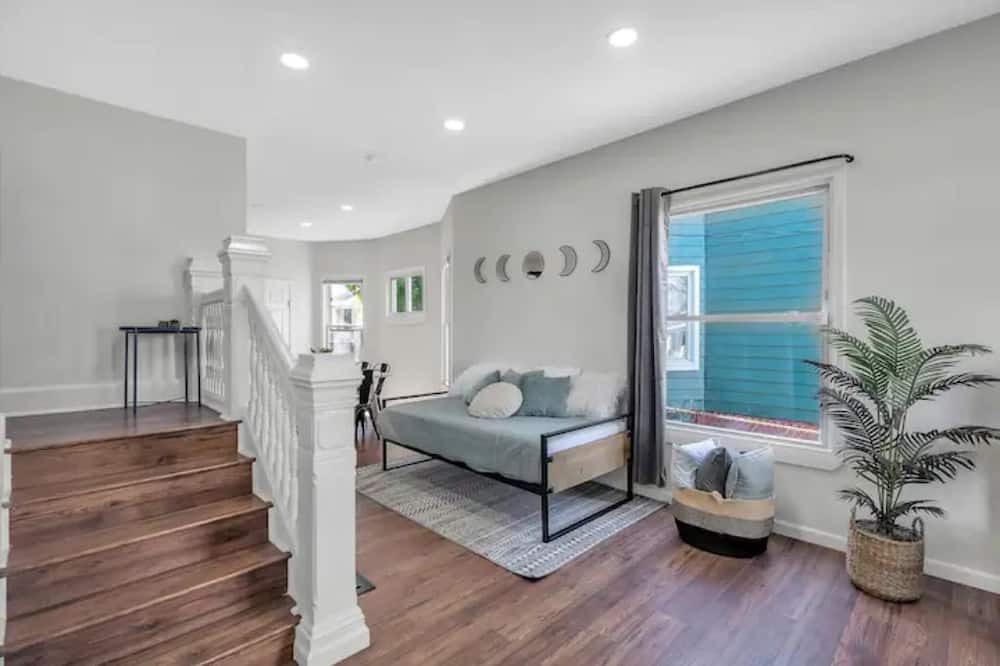 Photo of Bedroom in Detroit - Shoreway