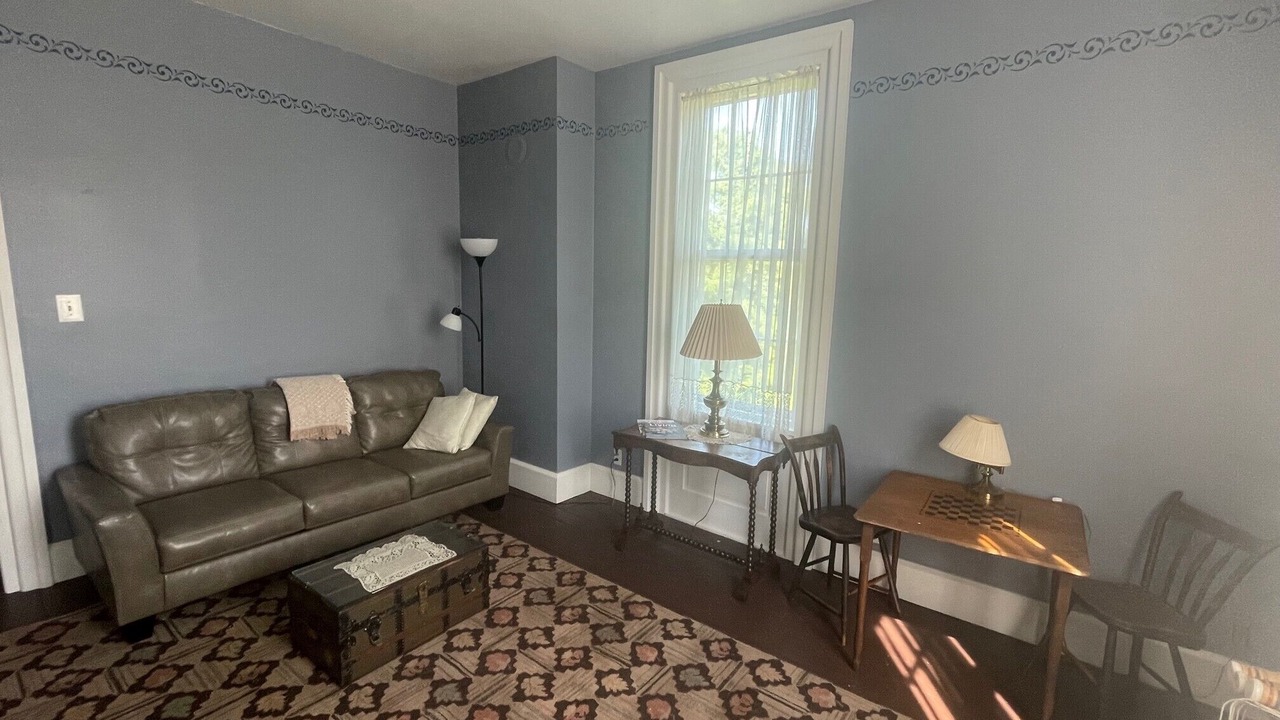Photo of Livingroom in Girard