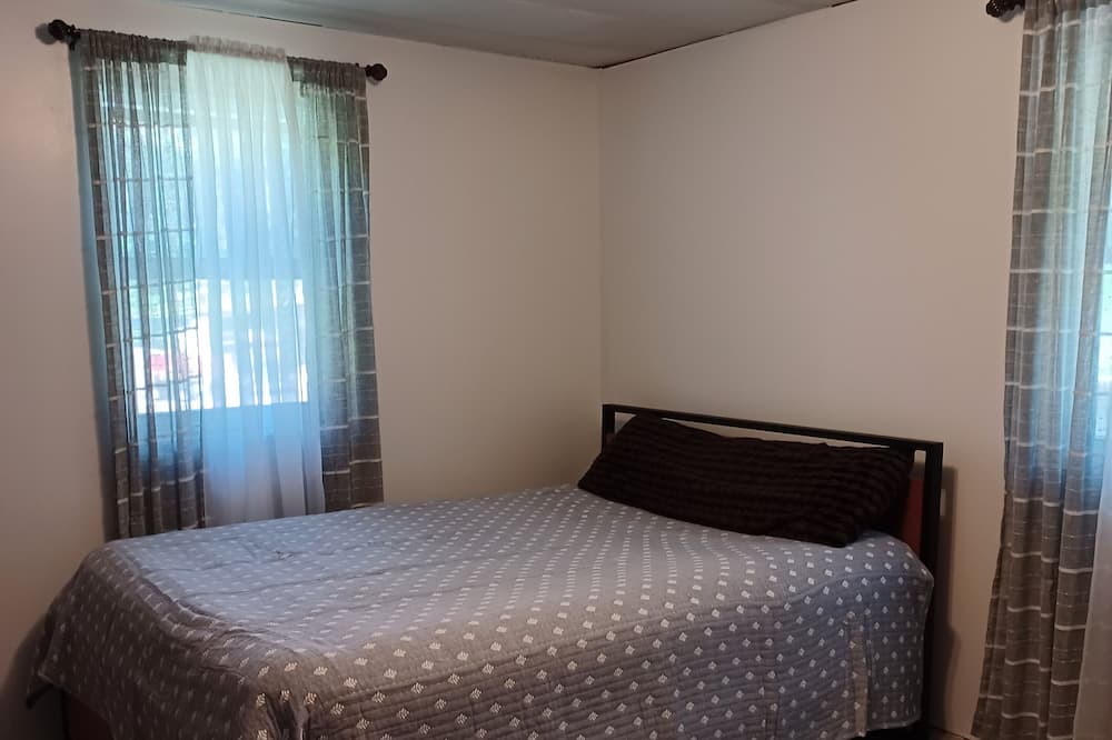 Photo of Bedroom in Mount Aetna