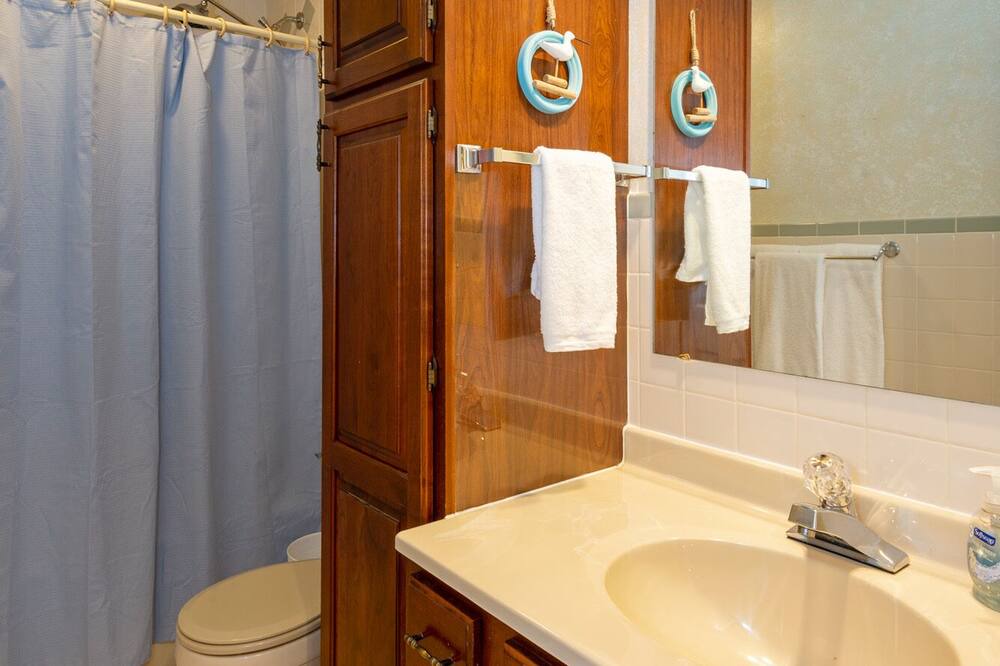 Photo of Bathroom in Treasure Lake