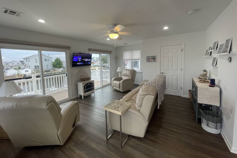 Photo of Livingroom in Mystic Island