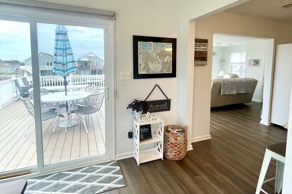 Photo of Livingroom in Mystic Island