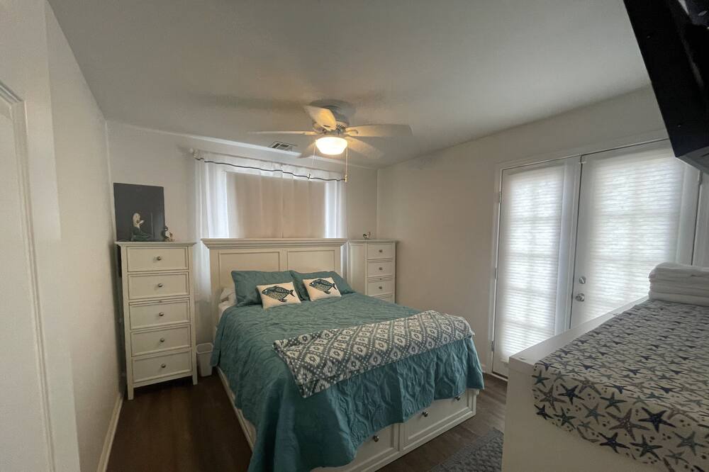 Photo of Bedroom in Mystic Island
