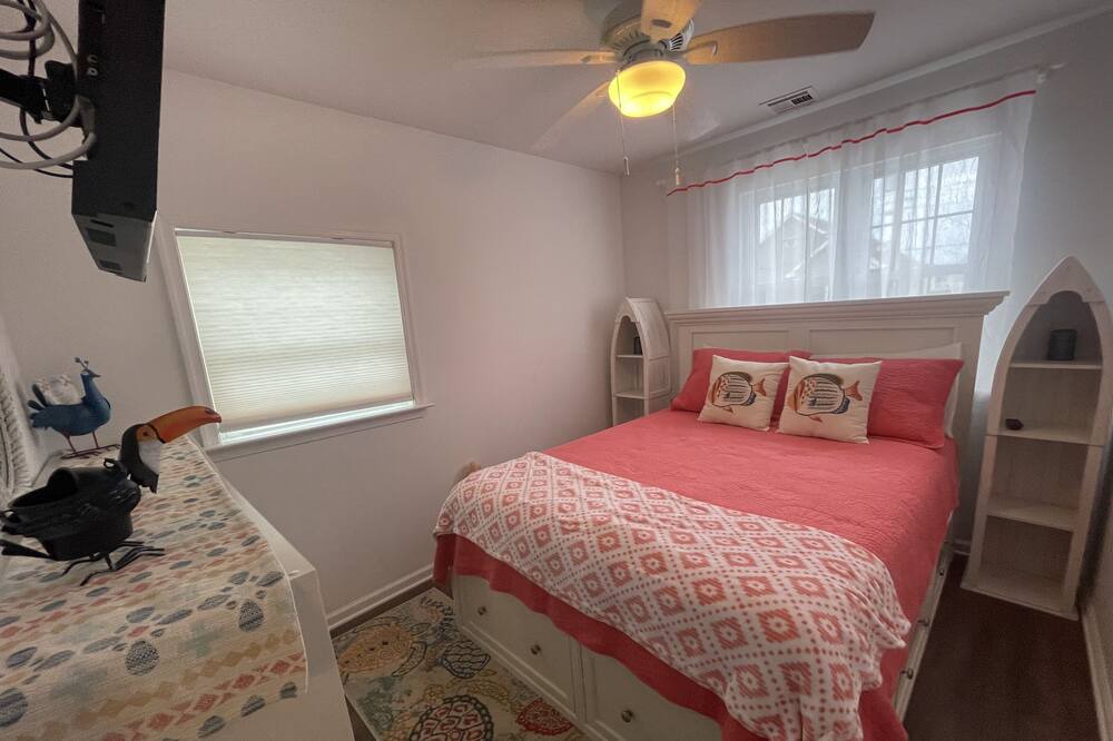 Photo of Bedroom in Mystic Island