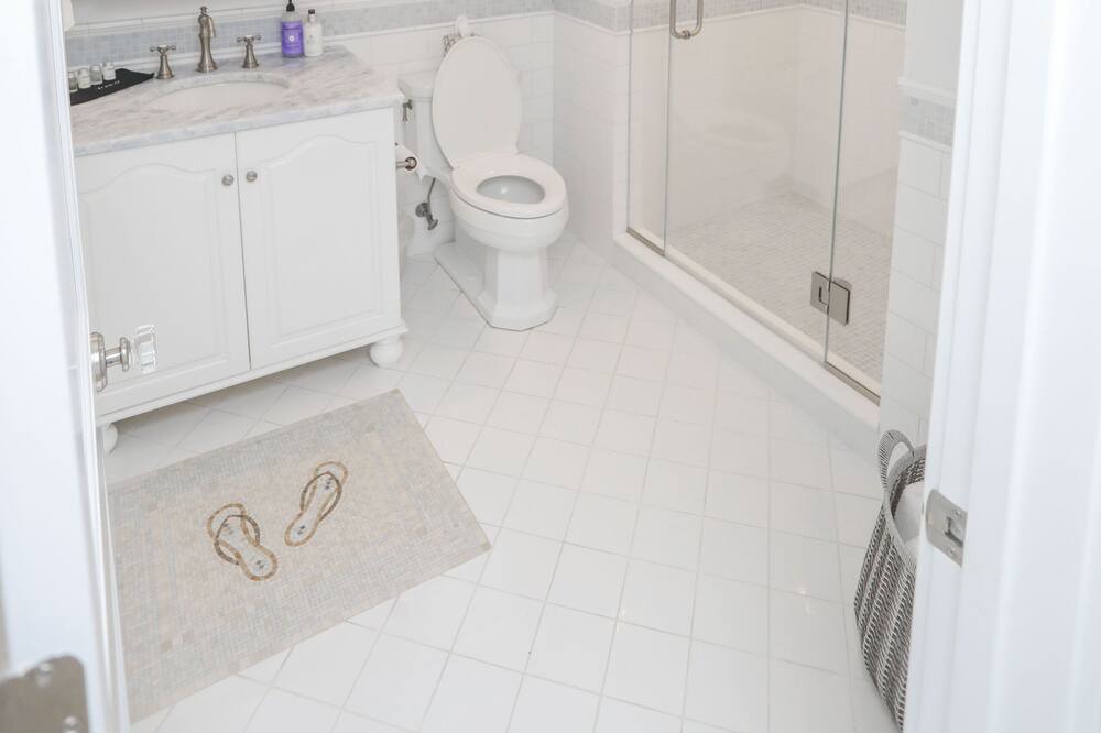 Photo of Bathroom in Osbornsville