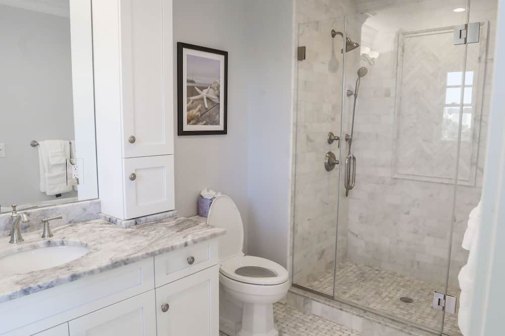 Photo of Bathroom in Osbornsville