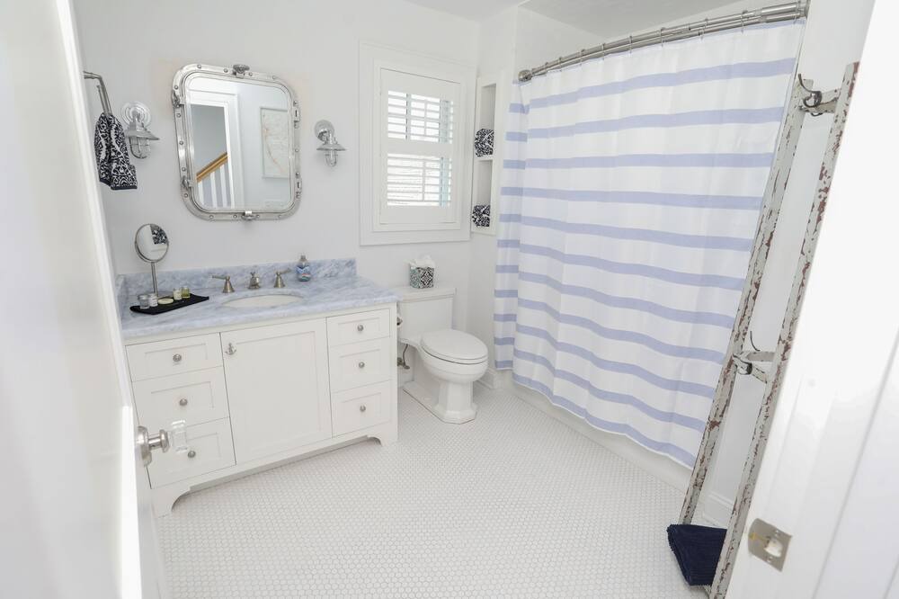 Photo of Bathroom in Osbornsville