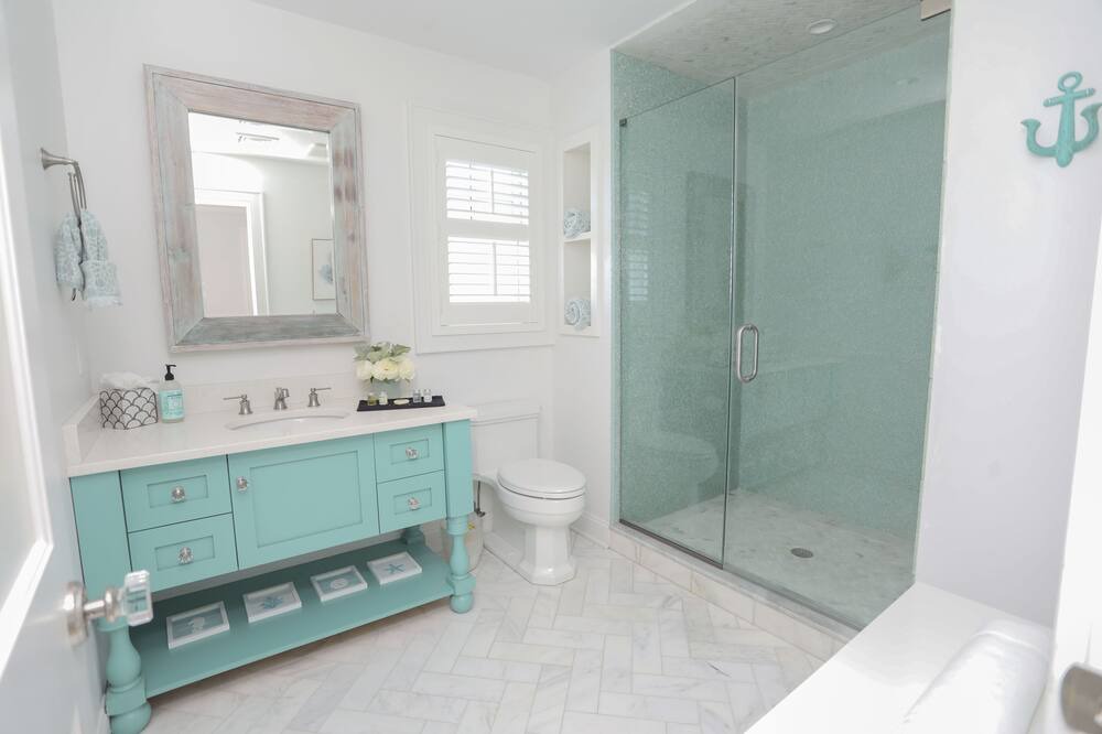 Photo of Bathroom in Osbornsville