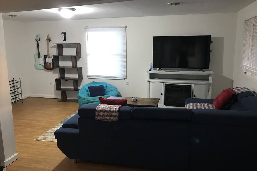 Photo of Livingroom in Mystic Island