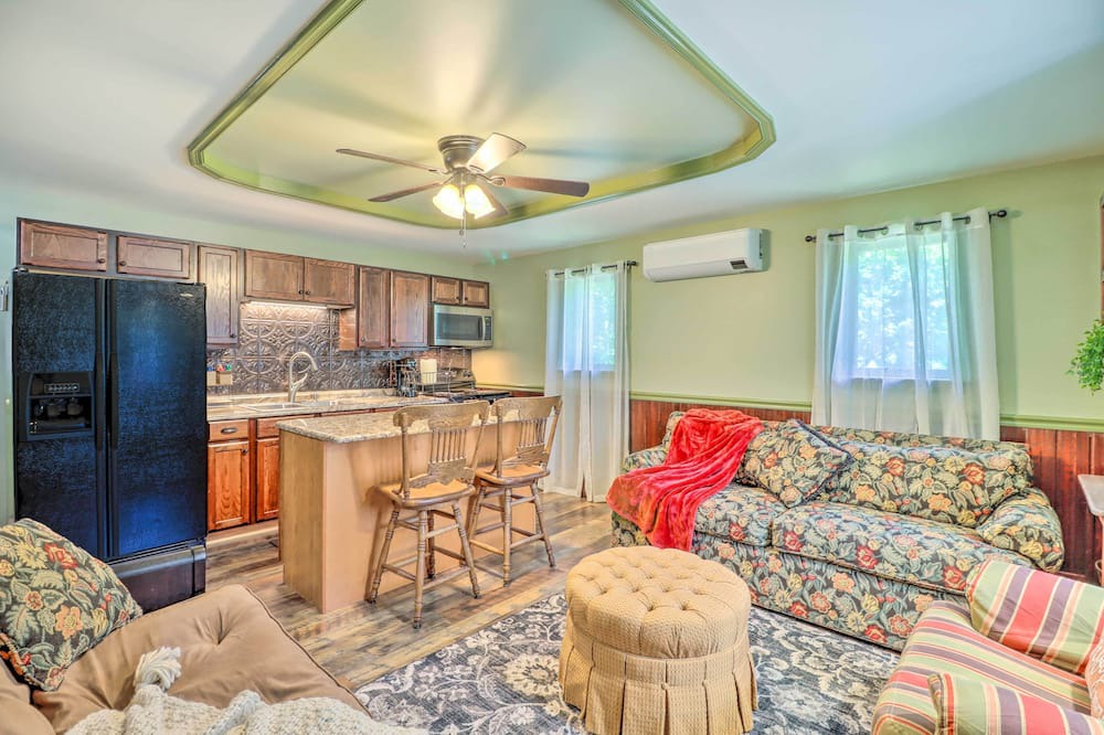 Photo of Livingroom in Brockton