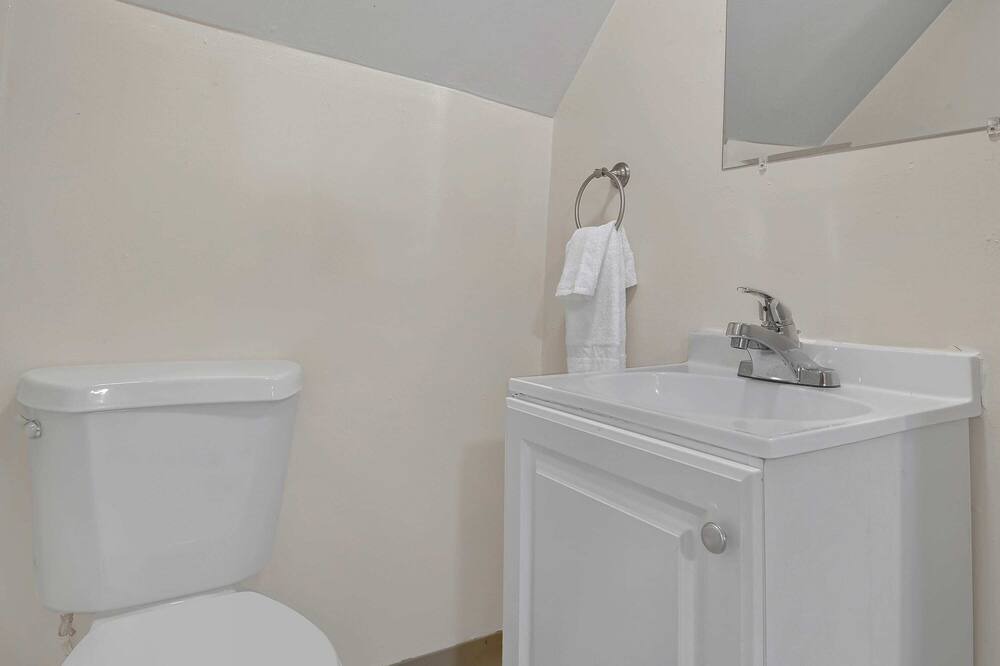 Photo of Bathroom in Highspire