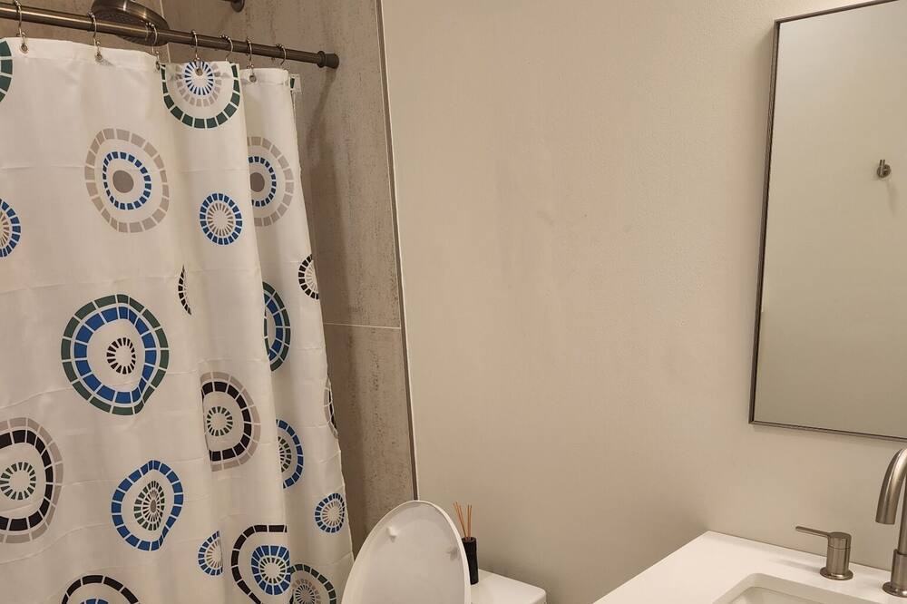 Photo of Bathroom in Edgewater