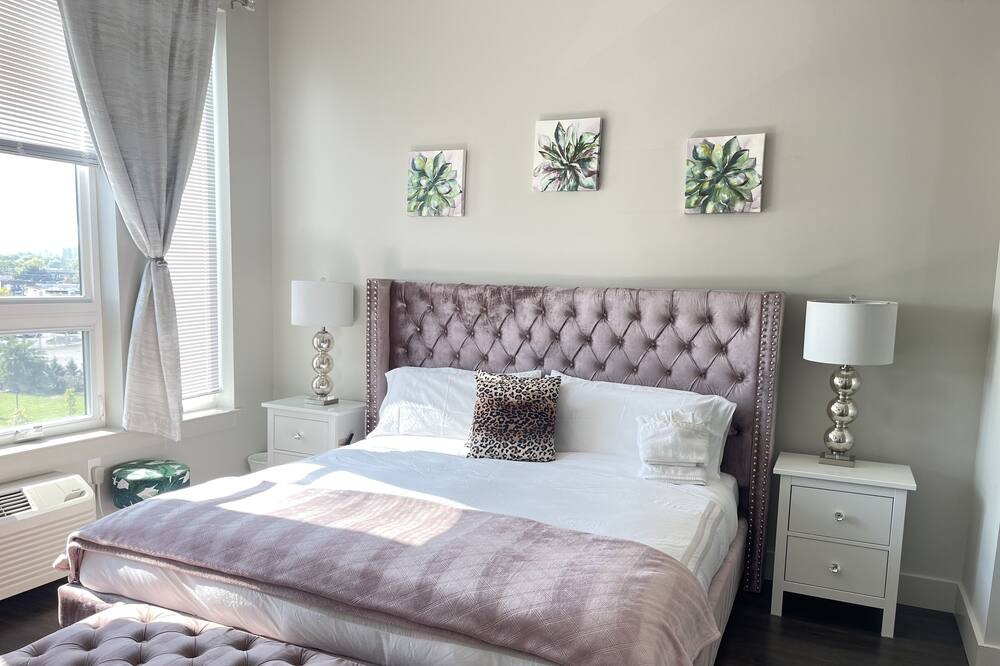 Photo of Bedroom in Upper Roseville