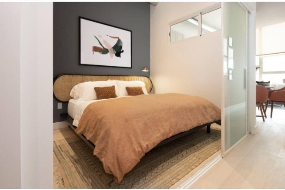 Photo of Bedroom in Poplar