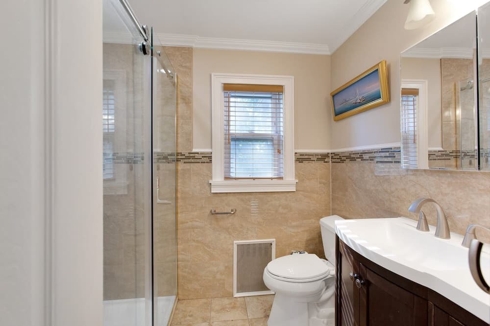 Photo of Bathroom in Tallman