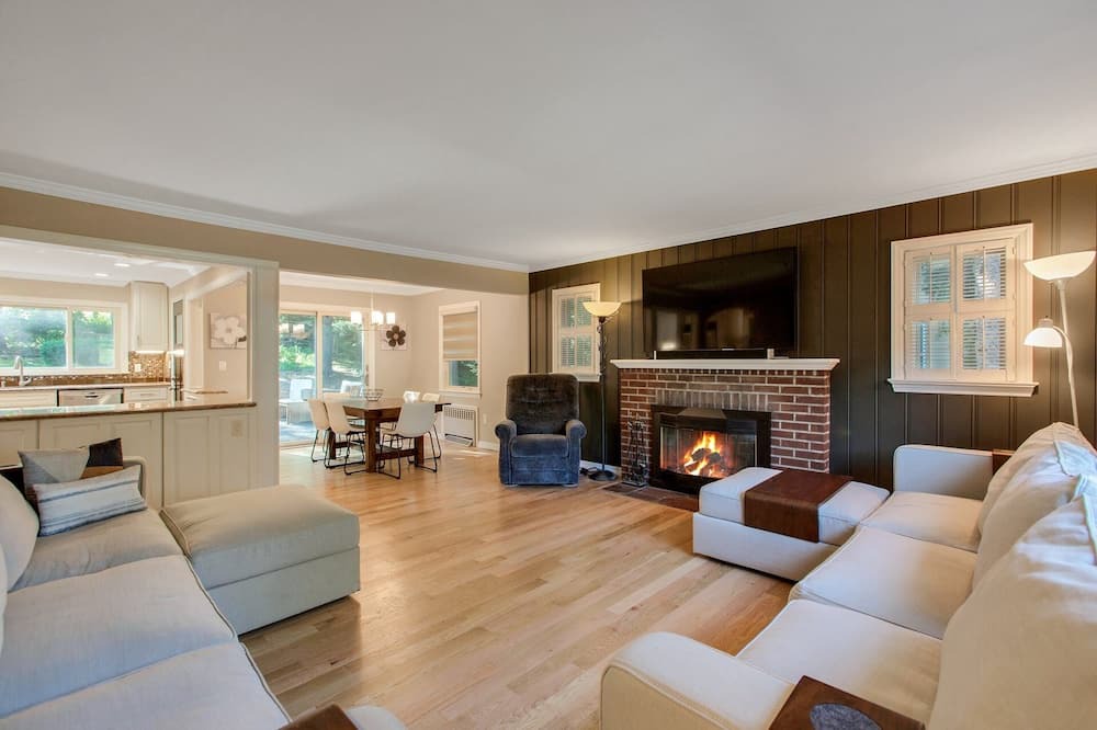 Photo of Livingroom in Tallman
