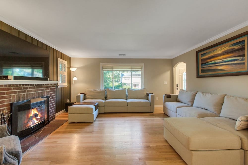 Photo of Livingroom in Tallman