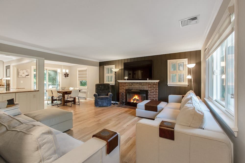 Photo of Livingroom in Tallman