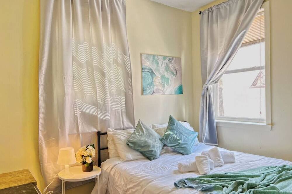 Photo of Bedroom in North Philadelphia West