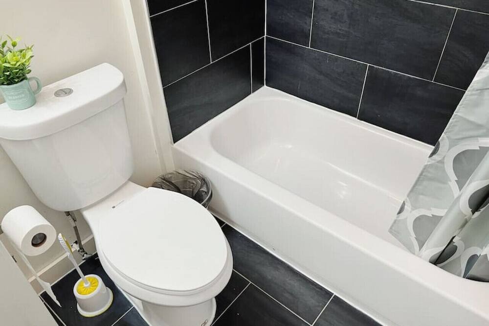 Photo of Bathroom in North Philadelphia West