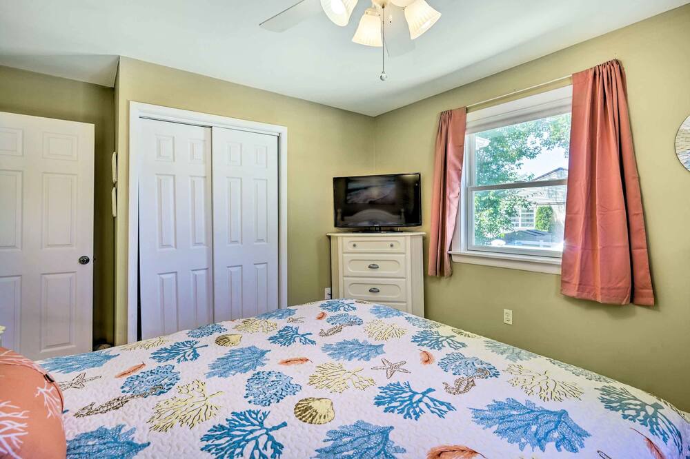 Photo of Bedroom in Village Green