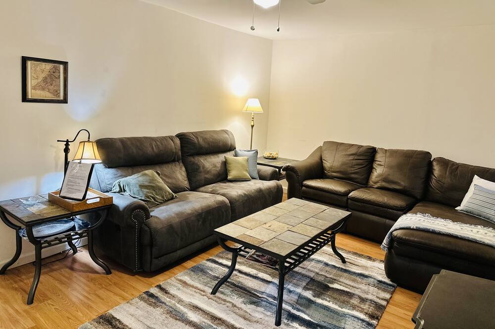 Photo of Bedroom in Hillside Lake