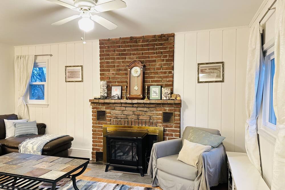 Photo of Bedroom in Hillside Lake