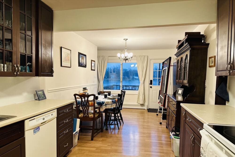 Photo of Bedroom in Hillside Lake
