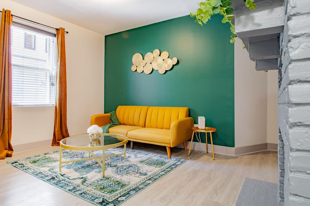 Photo of Livingroom in Mount Vernon